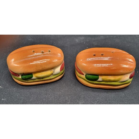 Vintage Hamburger salt & pepper shakers - Picture 1 of 7